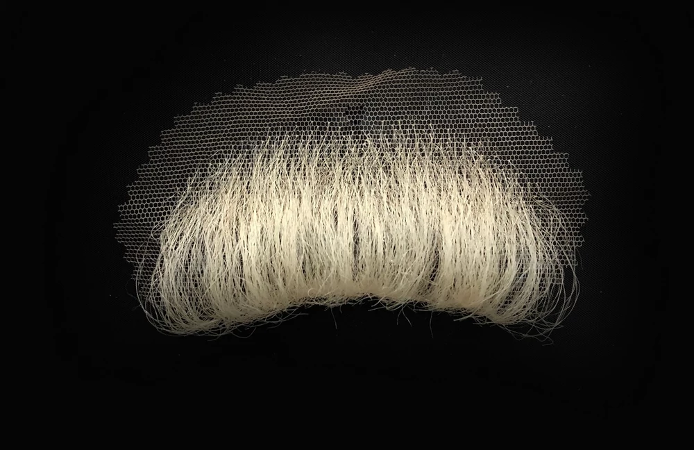 Bajusz M4